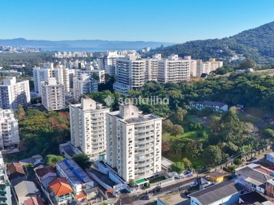 Apartamento à venda com 81m², 2 quartos, 1 suíte, 1 vaga no bairro Itacorubi em Florianópolis - Foto 16