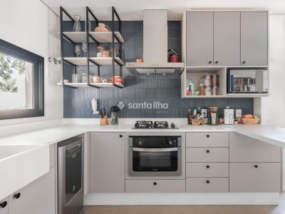 Casa à venda com 433m², 5 quartos, 3 suítes, 3 vagas no bairro Lagoa da Conceição em Florianópolis - Foto 11