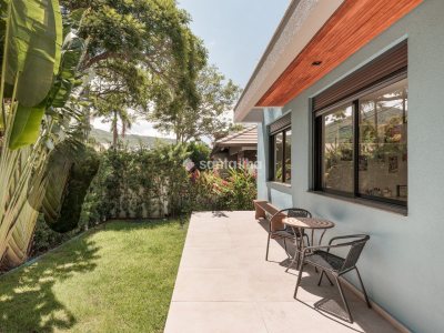 Casa à venda com 433m², 5 quartos, 3 suítes, 3 vagas no bairro Lagoa da Conceição em Florianópolis - Foto 4