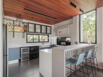 Casa à venda com 433m², 5 quartos, 3 suítes, 3 vagas no bairro Lagoa da Conceição em Florianópolis - Foto 12