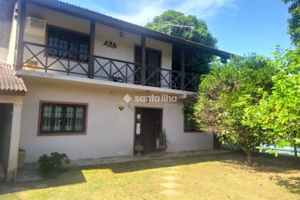 Casa à venda com 203m², 3 quartos, 1 suíte, 4 vagas no bairro Rio Tavares em Florianópolis