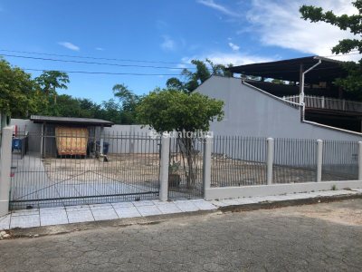 Casa à venda com 148m², 2 quartos, 1 vaga no bairro Carianos em Florianópolis - Foto 3