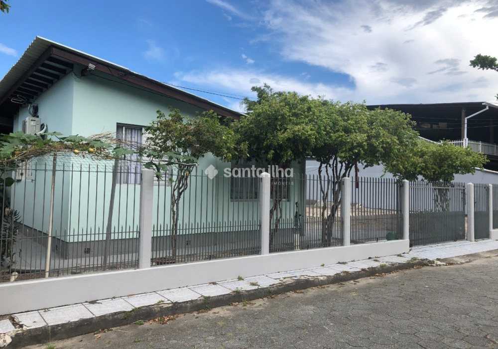 Casa à venda com 148m², 2 quartos, 1 vaga no bairro Carianos em Florianópolis - Foto 1