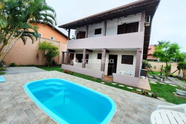 Casa à venda com 220m², 4 quartos, 2 vagas no bairro Rio Tavares em Florianópolis