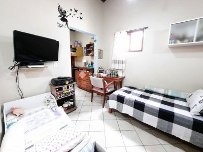 Casa à venda com 220m², 4 quartos, 2 vagas no bairro Rio Tavares em Florianópolis - Foto 31
