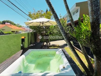 Casa à venda com 180m², 4 quartos, 1 suíte, 1 vaga no bairro Canasvieiras em Florianópolis - Foto 4
