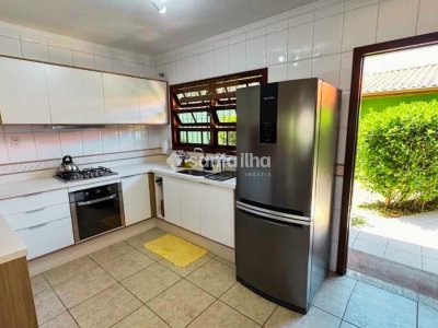 Casa à venda com 180m², 4 quartos, 1 suíte, 1 vaga no bairro Canasvieiras em Florianópolis - Foto 16