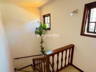 Casa à venda com 180m², 4 quartos, 1 suíte, 1 vaga no bairro Canasvieiras em Florianópolis - Foto 30