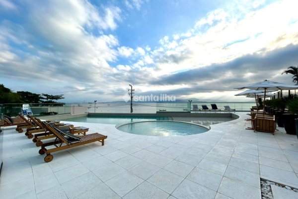 Apartamento à venda com 176m², 3 quartos, 3 suítes, 3 vagas no bairro Cacupé em Florianópolis