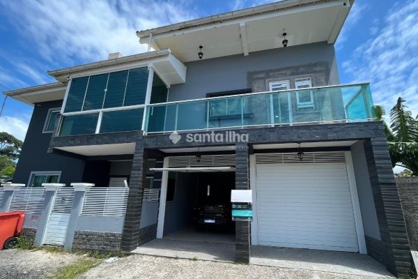 Casa para alugar com 101m², 3 quartos, 1 suíte, 1 vaga no bairro Campeche em Florianópolis