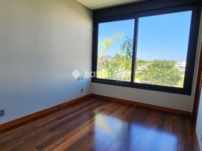 Casa à venda com 474m², 4 quartos, 4 suítes, 8 vagas no bairro Lagoa da Conceição em Florianópolis - Foto 27