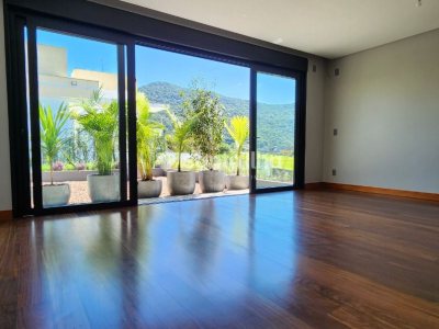 Casa à venda com 474m², 4 quartos, 4 suítes, 8 vagas no bairro Lagoa da Conceição em Florianópolis - Foto 35