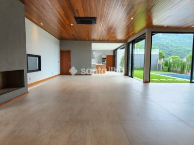Casa à venda com 474m², 4 quartos, 4 suítes, 8 vagas no bairro Lagoa da Conceição em Florianópolis - Foto 11