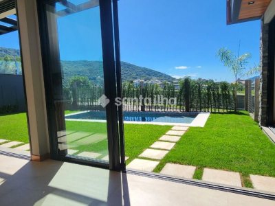 Casa à venda com 474m², 4 quartos, 4 suítes, 8 vagas no bairro Lagoa da Conceição em Florianópolis - Foto 14