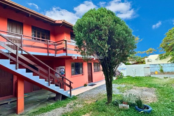 Pousada à venda com 360m², 10 quartos, 8 vagas no bairro Campeche em Florianópolis