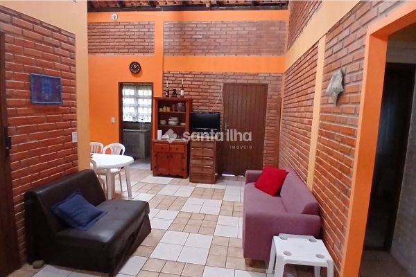 Casa à venda com 140m², 4 quartos, 3 vagas no bairro Pântano do Sul em Florianópolis
