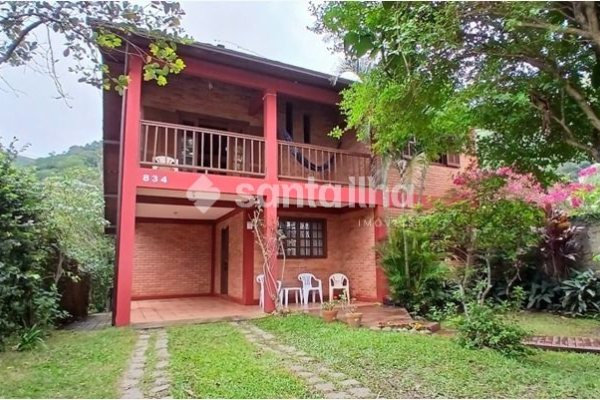 Casa à venda com 140m², 4 quartos, 3 vagas no bairro Pântano do Sul em Florianópolis