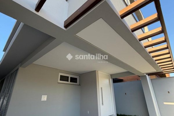 Casa à venda com 180m², 3 quartos, 3 suítes, 2 vagas no bairro Rio Tavares em Florianópolis