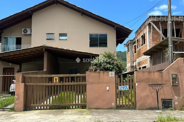 Casa à venda com 123m², 2 quartos, 2 suítes, 2 vagas no bairro Campeche em Florianópolis