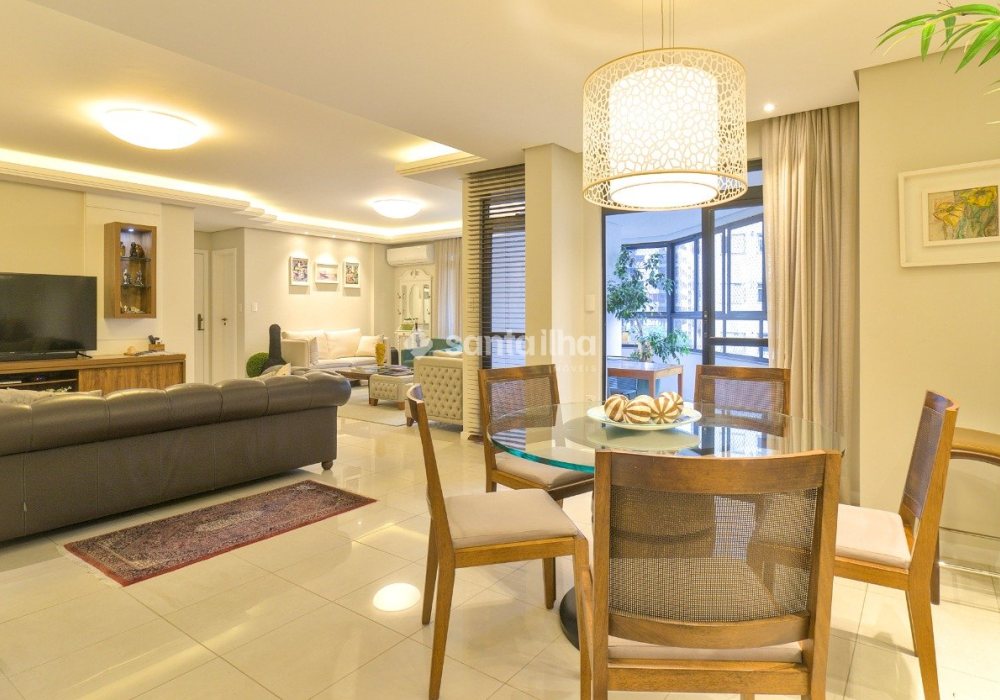 Apartamento à venda com 203m², 4 quartos, 3 suítes, 3 vagas no bairro Centro em Florianópolis - Foto 1