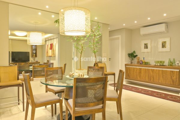 Apartamento à venda com 203m², 4 quartos, 3 suítes, 3 vagas no bairro Centro em Florianópolis