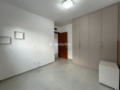 Casa para alugar com 162m², 3 quartos, 1 suíte, 2 vagas no bairro Carianos em Florianópolis - Foto 17