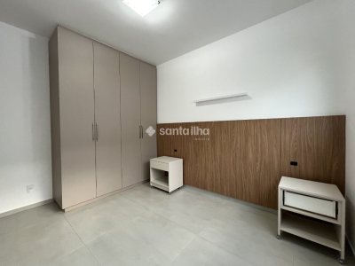 Casa para alugar com 162m², 3 quartos, 1 suíte, 2 vagas no bairro Carianos em Florianópolis - Foto 16