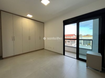 Casa para alugar com 162m², 3 quartos, 1 suíte, 2 vagas no bairro Carianos em Florianópolis - Foto 24