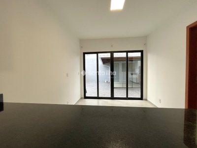 Casa para alugar com 162m², 3 quartos, 1 suíte, 2 vagas no bairro Carianos em Florianópolis - Foto 11