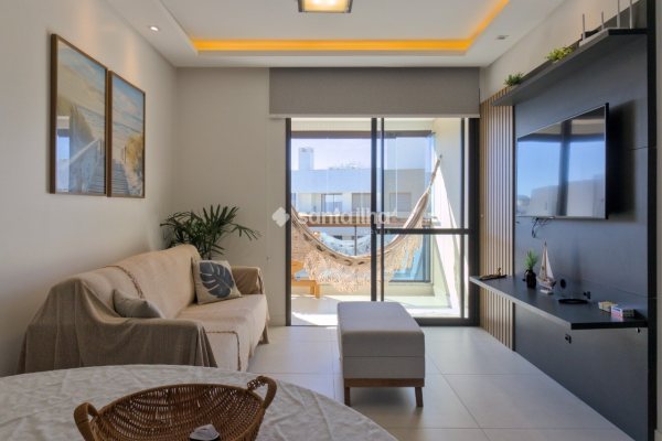 Apartamento à venda com 90m², 3 quartos, 1 suíte, 2 vagas no bairro Cachoeira do Bom Jesus em Florianópolis