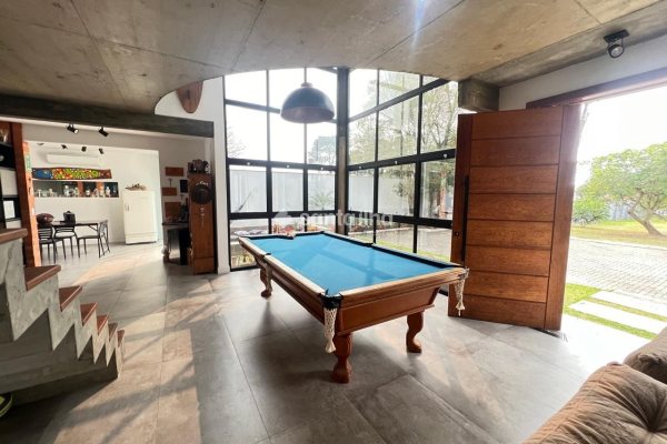 Casa em Condomínio à venda com 259m², 4 quartos, 4 suítes, 6 vagas no bairro Campeche em Florianópolis
