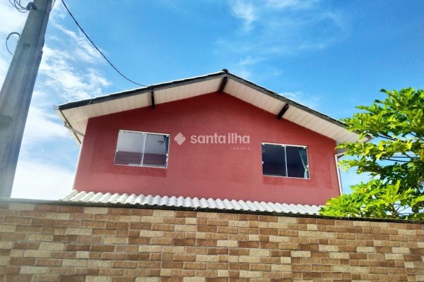 Casa à venda com 192m², 3 quartos, 1 suíte, 4 vagas no bairro Campeche em Florianópolis