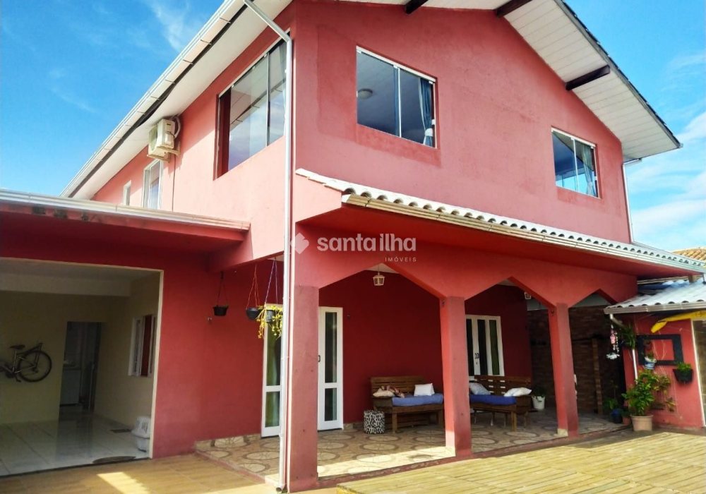 Casa à venda com 192m², 3 quartos, 1 suíte, 4 vagas no bairro Campeche em Florianópolis - Foto 1