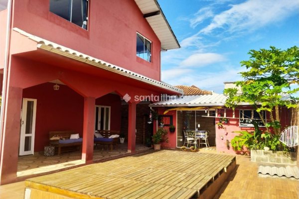 Casa à venda com 192m², 3 quartos, 1 suíte, 4 vagas no bairro Campeche em Florianópolis