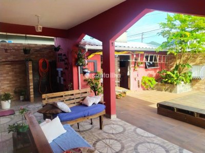 Casa à venda com 192m², 3 quartos, 1 suíte, 4 vagas no bairro Campeche em Florianópolis - Foto 5