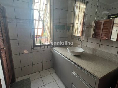 Casa à venda com 200m², 3 quartos, 1 suíte, 5 vagas no bairro Campeche em Florianópolis - Foto 12