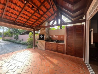 Casa à venda com 200m², 3 quartos, 1 suíte, 5 vagas no bairro Campeche em Florianópolis - Foto 27