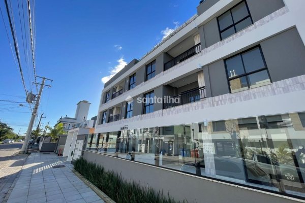 Studio à venda com 32m², 1 quarto, 1 vaga no bairro Ribeirão da Ilha em Florianópolis