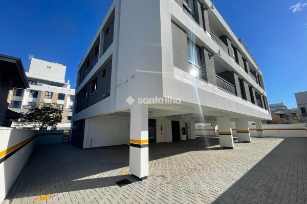 Studio à venda com 32m², 1 quarto, 1 vaga no bairro Ribeirão da Ilha em Florianópolis