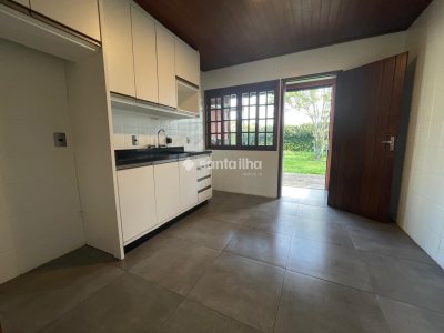 Casa à venda com 85m², 2 quartos, 1 suíte, 2 vagas no bairro Campeche em Florianópolis - Foto 20