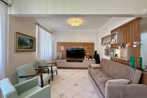 Apartamento à venda com 97m², 2 quartos, 1 suíte, 1 vaga no bairro Centro em Florianópolis