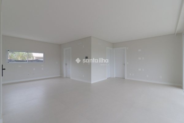 Apartamento à venda com 128m², 3 quartos, 3 suítes, 2 vagas no bairro Cacupé em Florianópolis