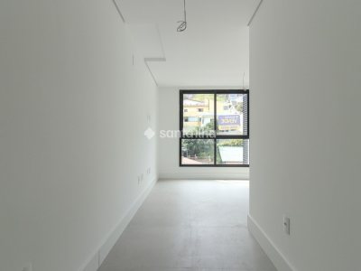 Studio à venda com 27m², 1 quarto no bairro Centro em Florianópolis - Foto 2