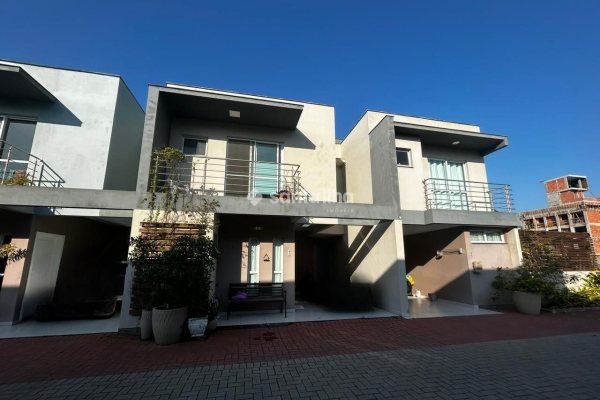 Casa à venda com 115m², 3 quartos, 1 suíte, 1 vaga no bairro Ribeirão da Ilha em Florianópolis
