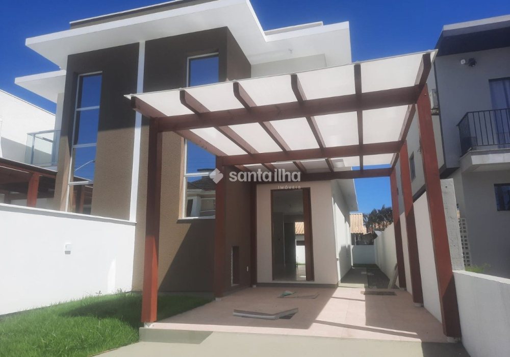 Casa à venda com 143m², 3 quartos, 1 suíte, 2 vagas no bairro Carianos em Florianópolis - Foto 1