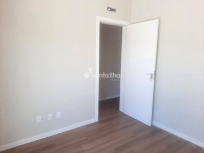 Casa à venda com 143m², 3 quartos, 1 suíte, 2 vagas no bairro Carianos em Florianópolis - Foto 12