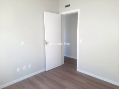 Casa à venda com 143m², 3 quartos, 1 suíte, 2 vagas no bairro Carianos em Florianópolis - Foto 18