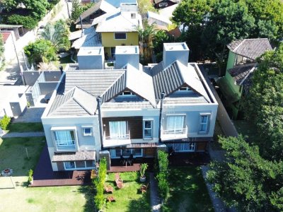 Casa à venda com 145m², 3 quartos, 1 suíte, 4 vagas no bairro Campeche em Florianópolis - Foto 2