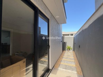 Casa para alugar ou comprar com 158m², 3 quartos, 3 suítes, 2 vagas no bairro Campeche em Florianópolis - Foto 3