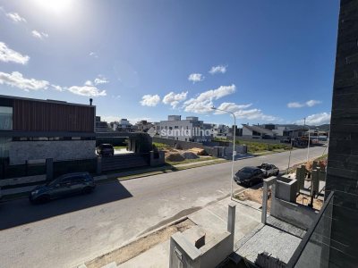 Casa para alugar ou comprar com 158m², 3 quartos, 3 suítes, 2 vagas no bairro Campeche em Florianópolis - Foto 25